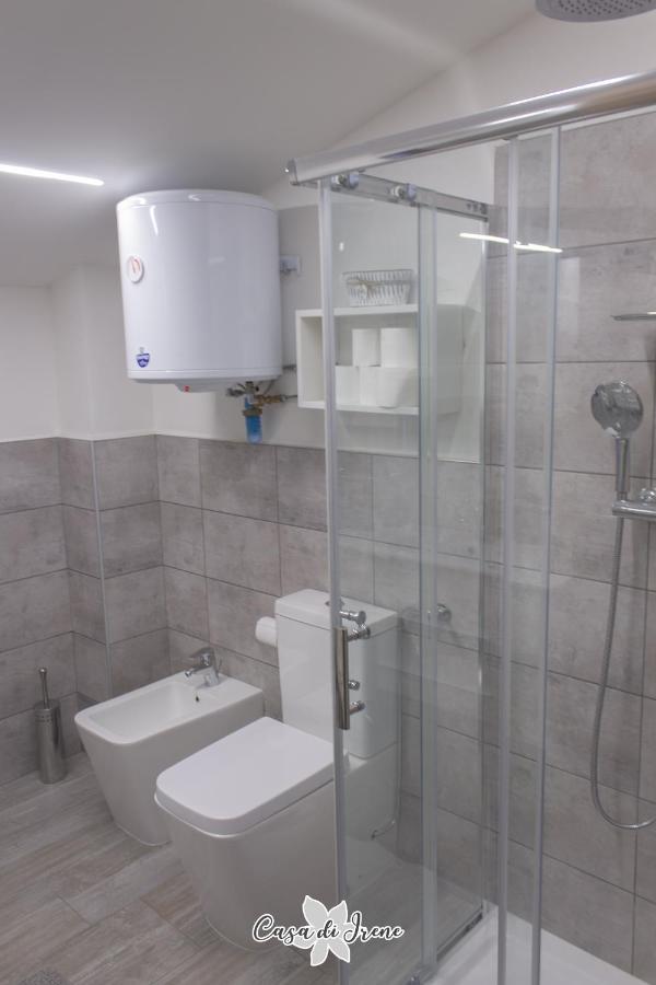 Casa Di Irene Apartment เรจโจเอมิเลีย ภายนอก รูปภาพ